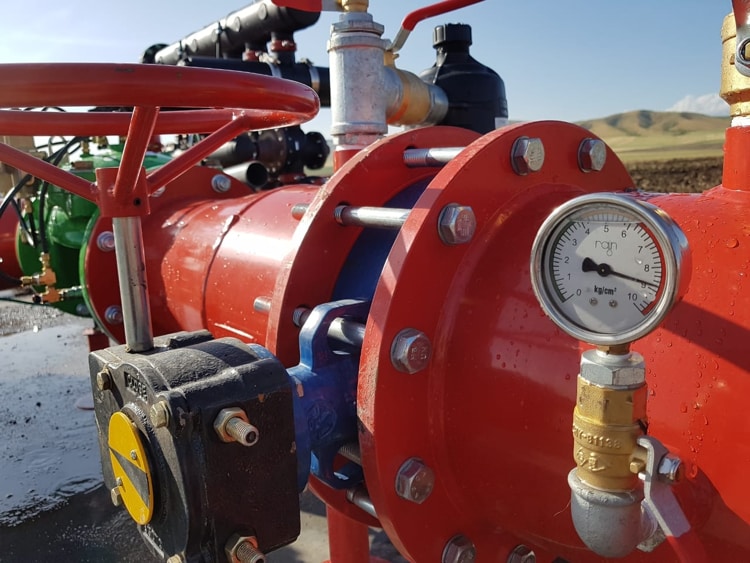 השקיה גרביטציונית למטעי אגוזים באזרבייג'אן